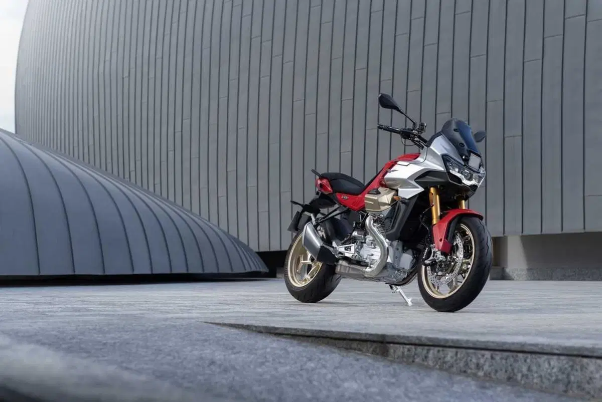 Moto Guzzi a EICMA con la rinnovata gamma V100 Mandello (e la versione speciale Wind Tunnel!) (7)