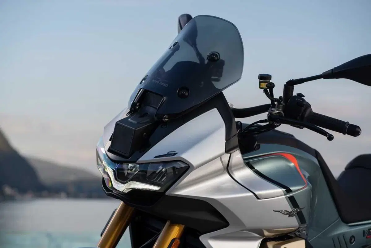 Moto Guzzi a EICMA con la rinnovata gamma V100 Mandello (e la versione speciale Wind Tunnel!) (10)