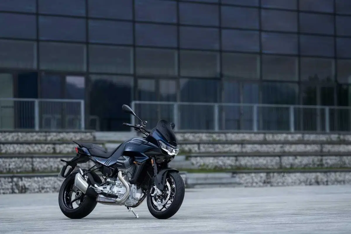 Moto Guzzi a EICMA con la rinnovata gamma V100 Mandello (e la versione speciale Wind Tunnel!) (3)