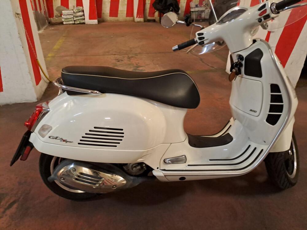 Vespa GTS 300 Hpe (2019) (2)