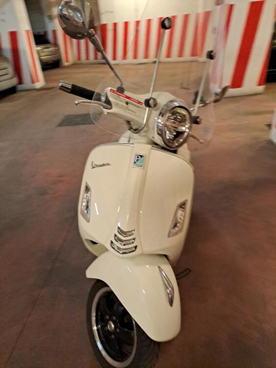 Vespa GTS 300 Hpe (2019) (3)