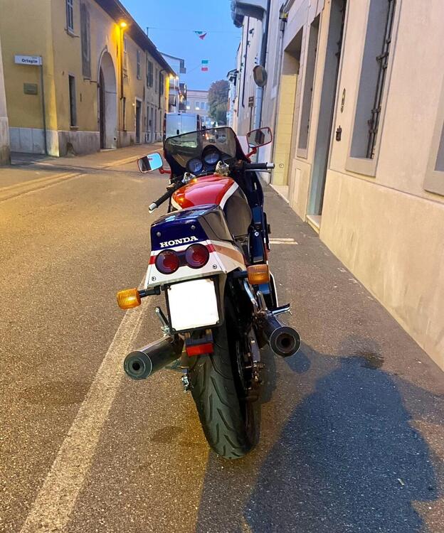 Honda VFR 1000 R (4)