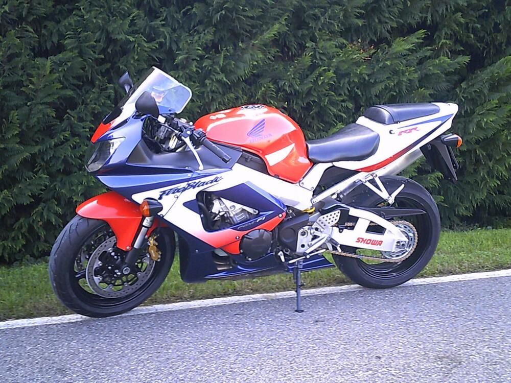 Honda CBR 900 RR Fireblade (2000 - 01)