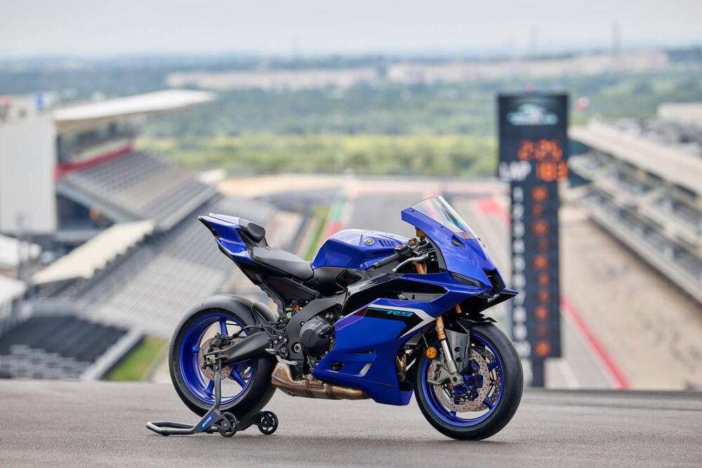 Yamaha YZF R9 (2025)