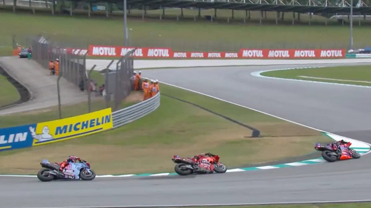 La caduta di Bagnaia nella Sprint della Malesia [GALLERY] (10)