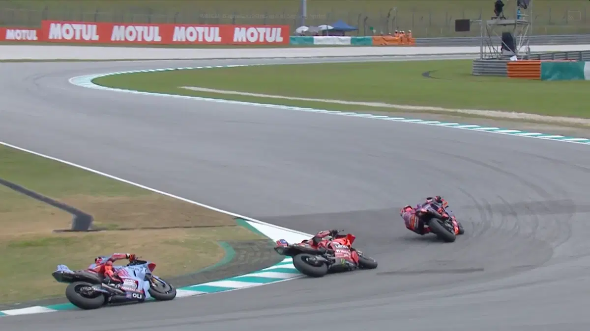 La caduta di Bagnaia nella Sprint della Malesia [GALLERY] (11)