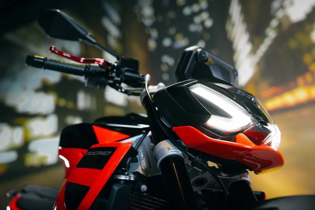 Debutta a EICMA l'attesissima Aprilia Tuono 457 (7)