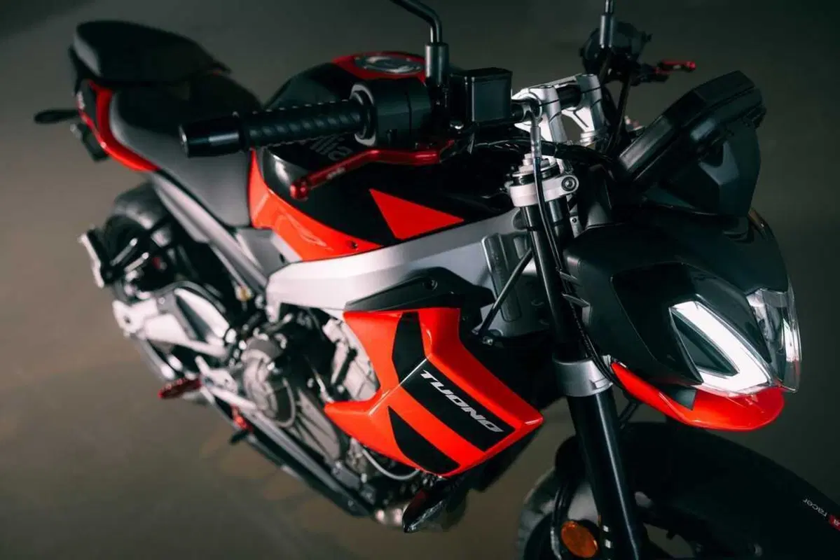 Debutta a EICMA l'attesissima Aprilia Tuono 457 (9)