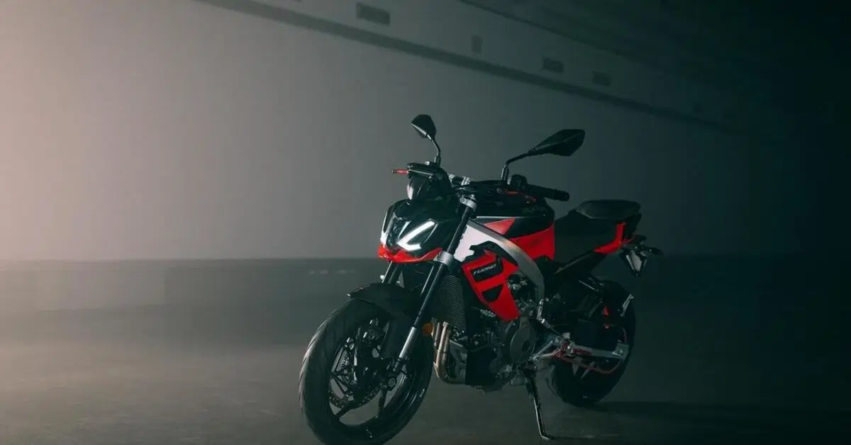 Debutta a EICMA l'attesissima Aprilia Tuono 457