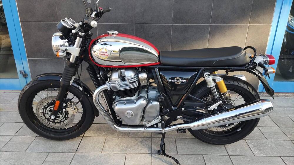 Royal Enfield Interceptor 650 Chrome (2020) (5)