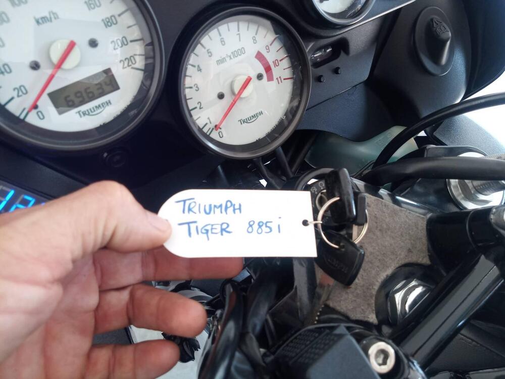 Triumph Tiger 900 (2)