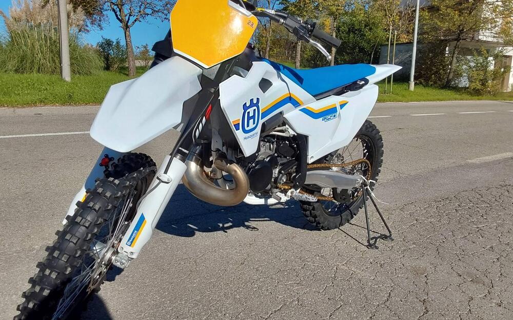 Husqvarna TC 250 (2023) (3)