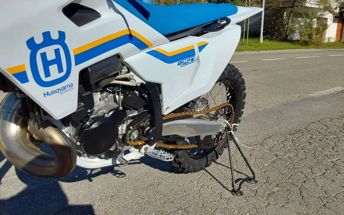 Husqvarna TC 250 (2023) (4)