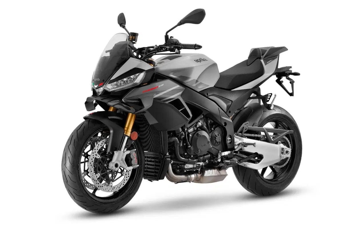 EICMA: ci sono anche le nuove hyper-naked di Aprilia, Tuono V4 e Tuono V4 Factory (2)