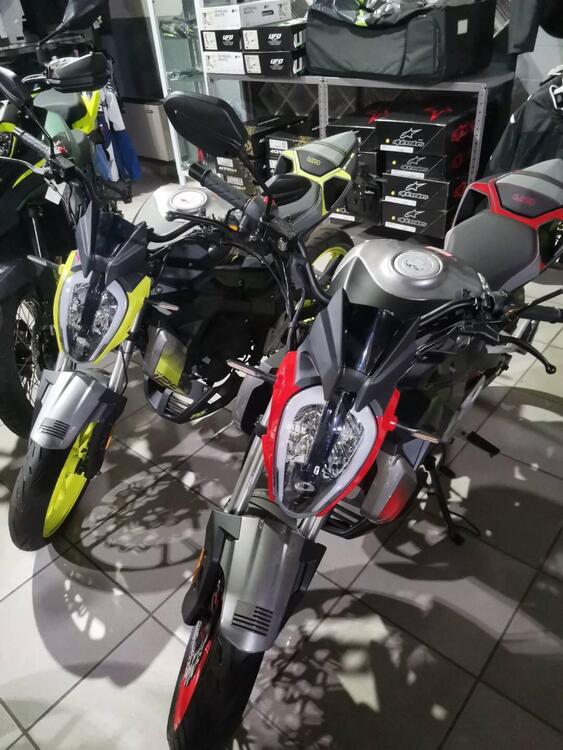 Um Italia Xtreet RS 125 (2023 - 24) (3)