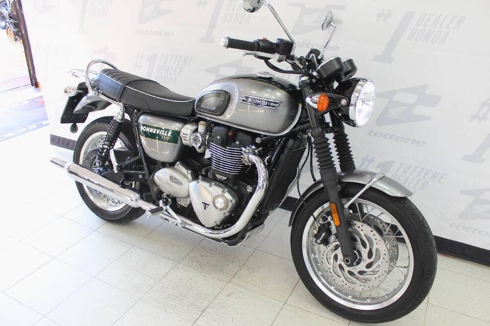 Triumph Bonneville T120 Gold Line Edition (2022 - 23) (3)