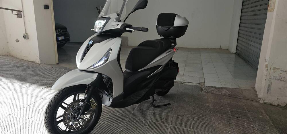 Piaggio Beverly 300 S ABS-ASR (2021 - 24) (2)