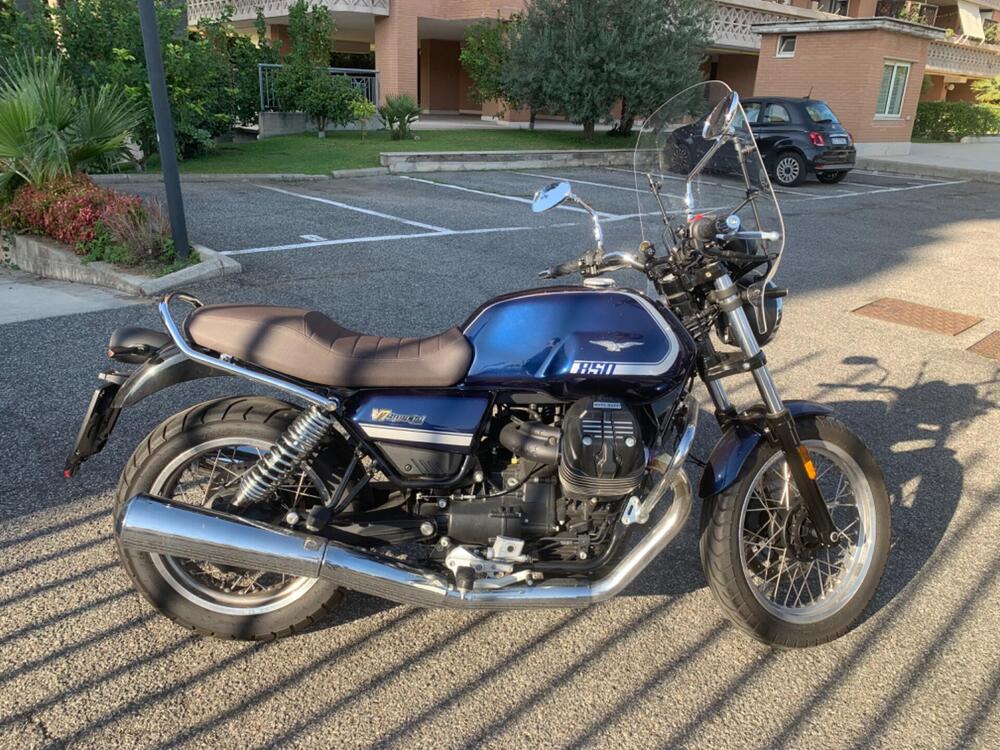 Moto Guzzi V7 Special (2021 - 24)