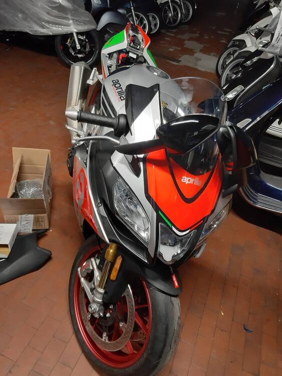 Aprilia RSV4 RF (2017 - 19) (5)