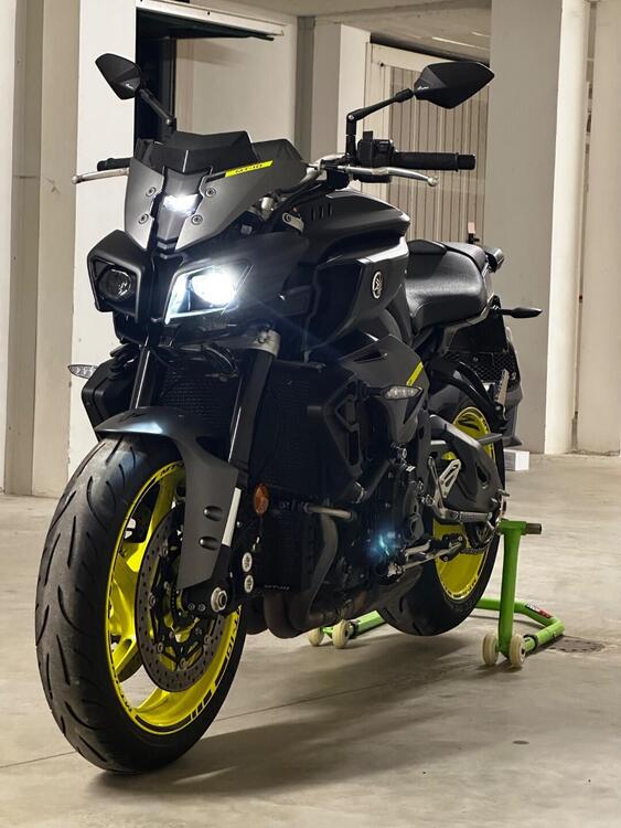 Yamaha MT-10 (2017 - 20) (2)