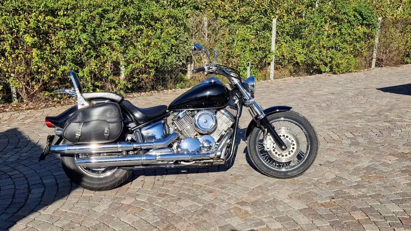 Yamaha XVS 1100 Drag Star A Classic (2000 - 06) (2)