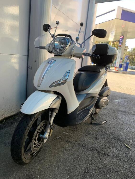 Piaggio Beverly 350 SportTouring ie (2011 - 15) (2)