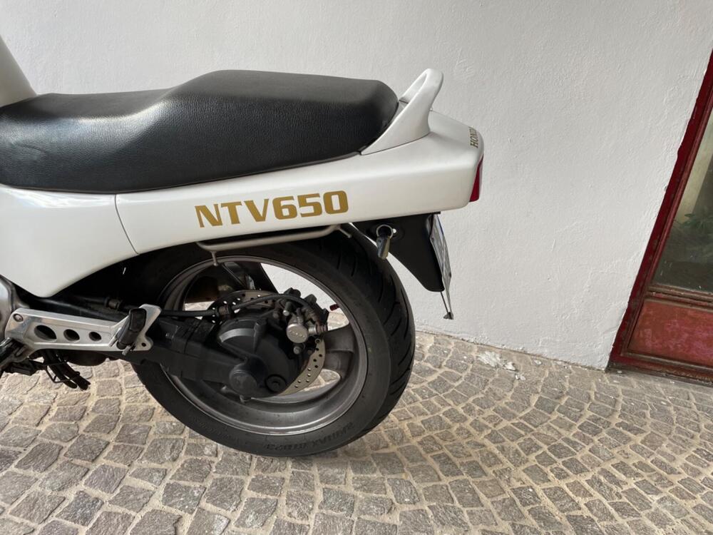 Honda NTV 650 (3)