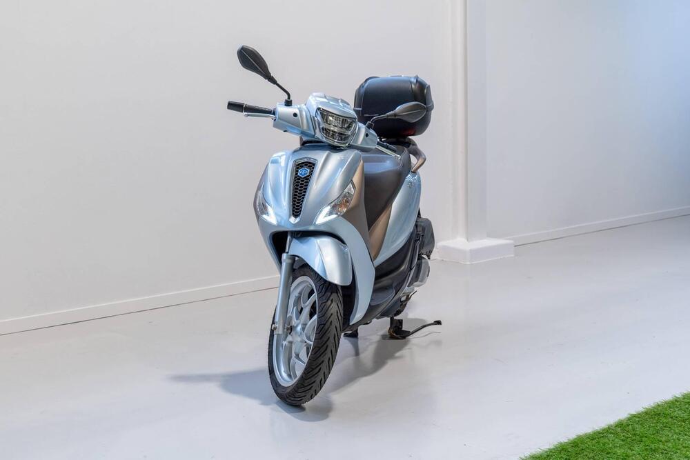 Piaggio Medley 125 (2020) (2)