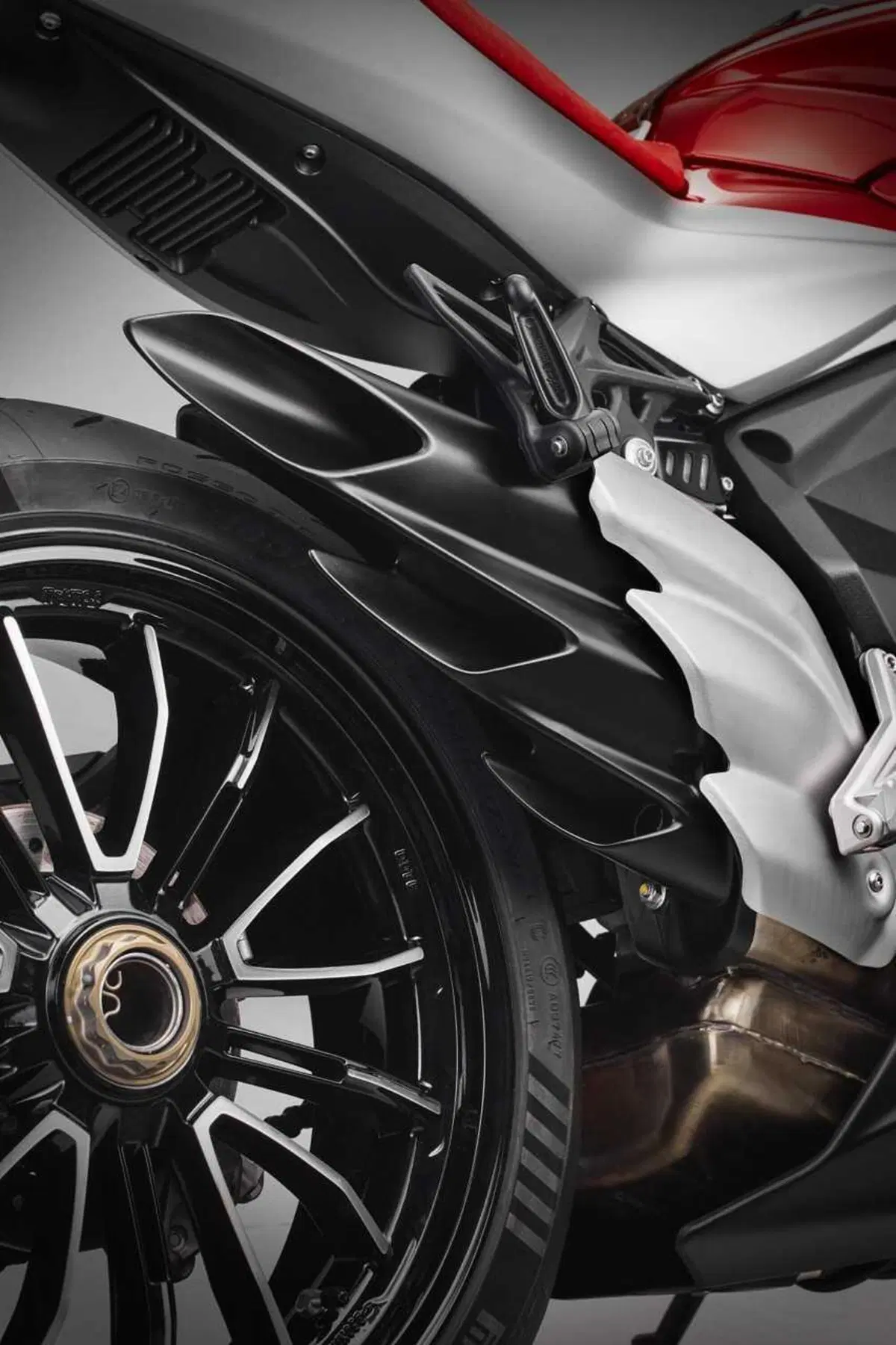 Le MV Agusta che celebrano gli 80 anni del marchio [VIDEO] (12)
