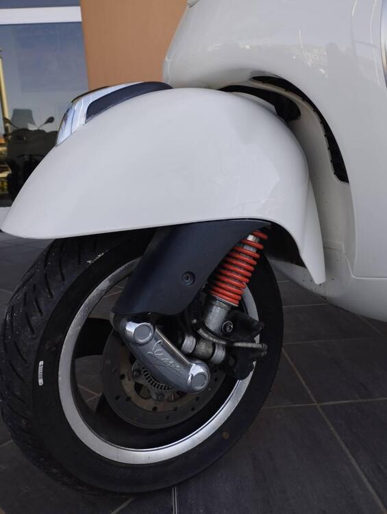 Vespa GTS 300 Super ABS (2014 - 16) (2)