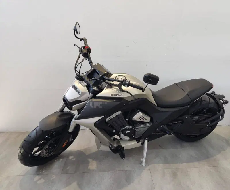 Benda Motorcycles LFC 700 (2024 - 26) (2)