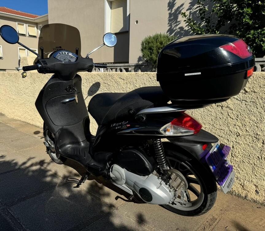 Piaggio Liberty 150 3V Full Optional (2013 - 15) (2)