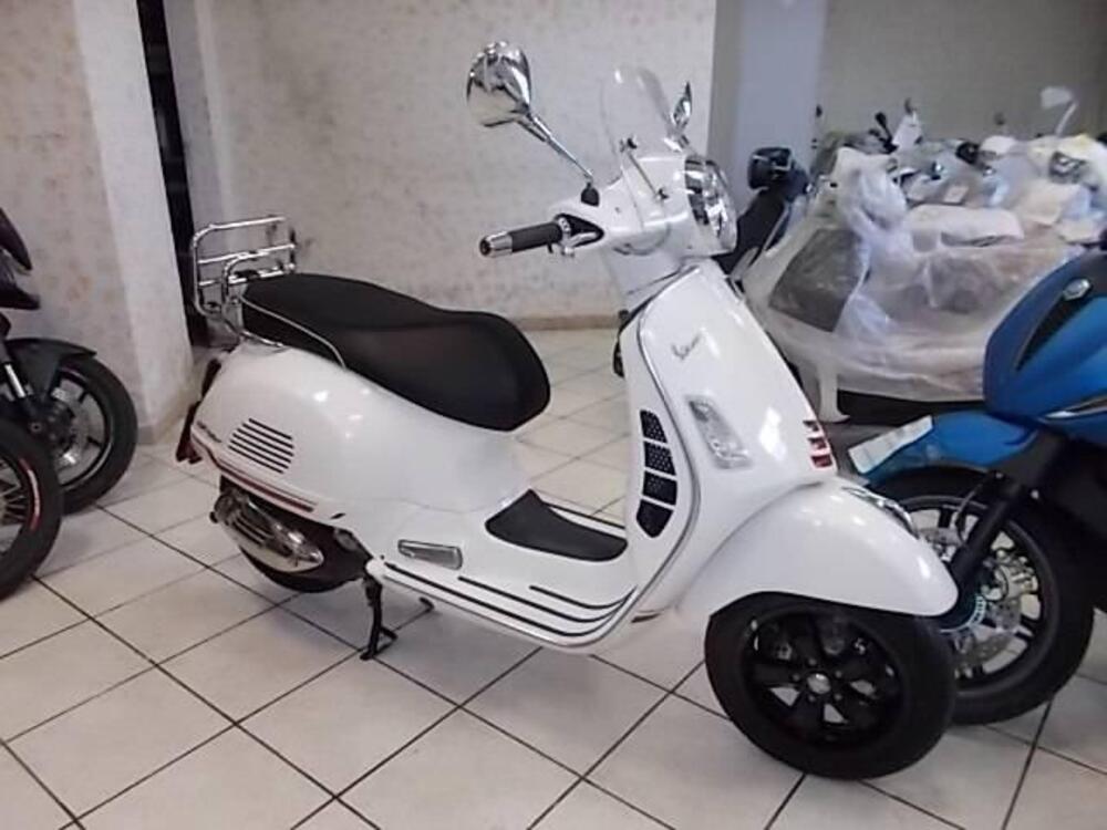 Vespa GTS 300 Super Sport Hpe (2021 - 22)