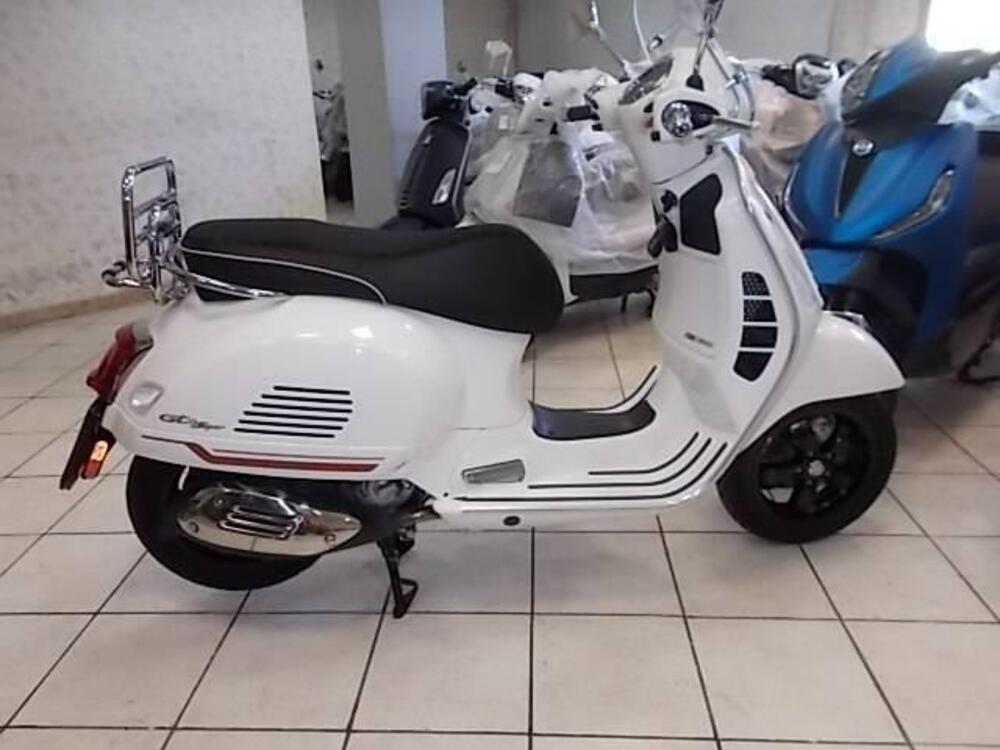 Vespa GTS 300 Super Sport Hpe (2021 - 22) (2)