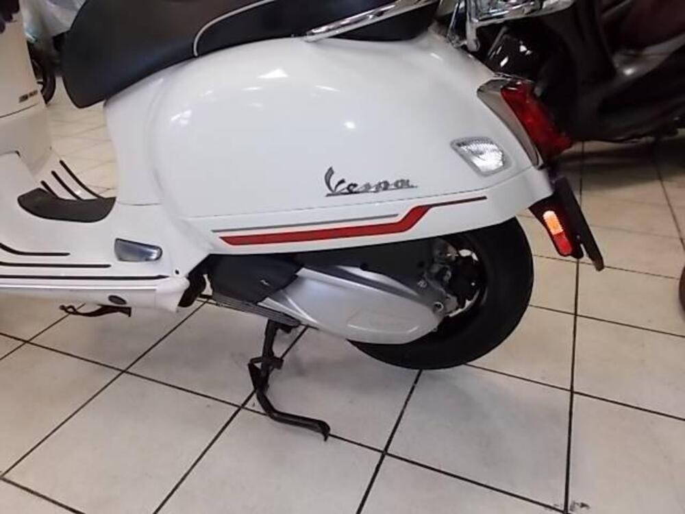 Vespa GTS 300 Super Sport Hpe (2021 - 22) (4)