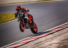 Nuova KTM 990 DUKE R: ancora più potente, leggera e completa. Come cambia [VIDEO E GALLERY]