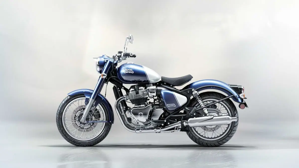 Royal Enfield Classic 650 TEST: back to the future! [VIDEO & GALLERY] (16)