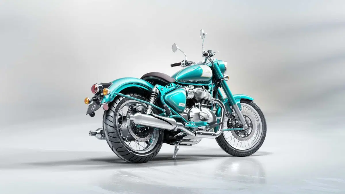 Royal Enfield Classic 650 TEST: back to the future! [VIDEO & GALLERY] (23)