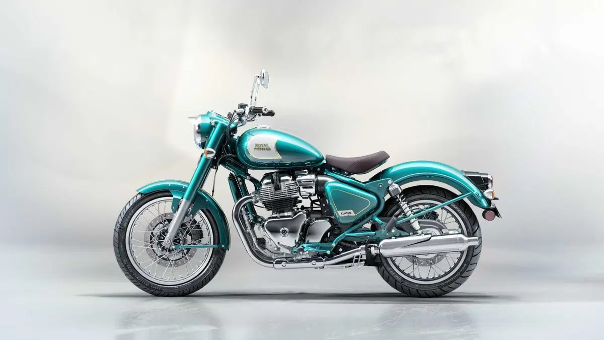 Royal Enfield Classic 650 TEST: back to the future! [VIDEO & GALLERY] (25)
