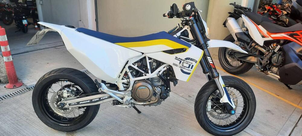 Husqvarna 701 Supermoto (2017 - 19)