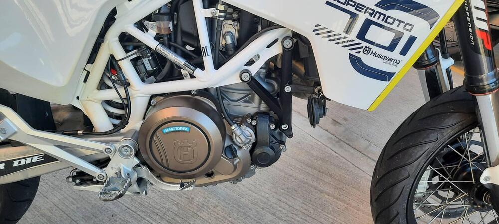 Husqvarna 701 Supermoto (2017 - 19) (5)