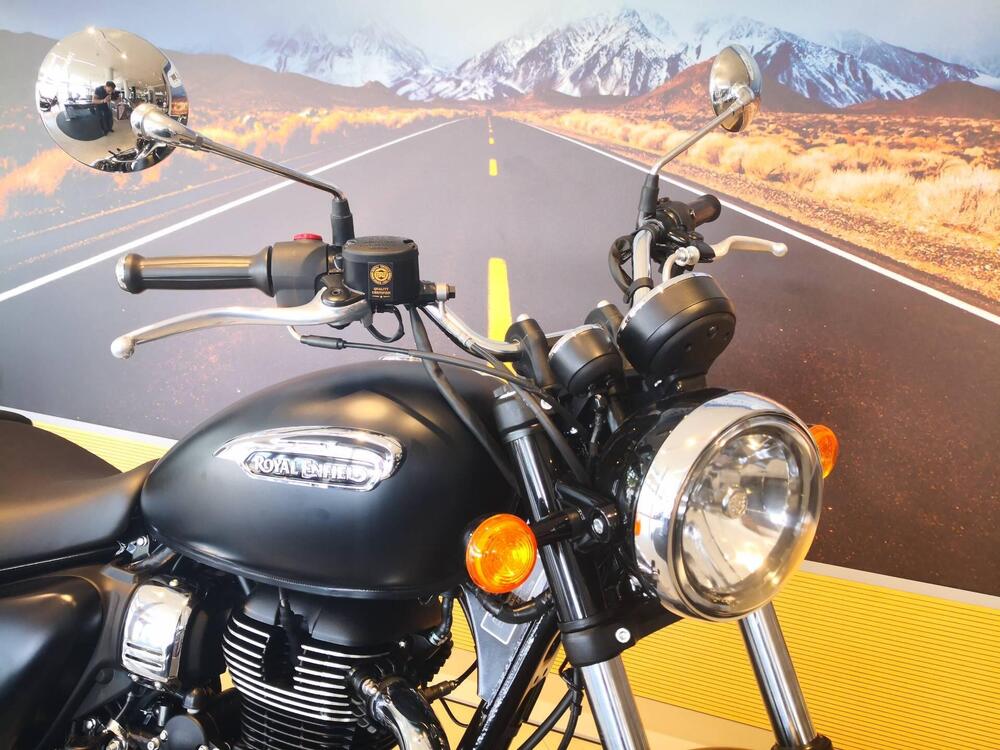 Royal Enfield Meteor 350 Stellar (2021 - 24) (4)