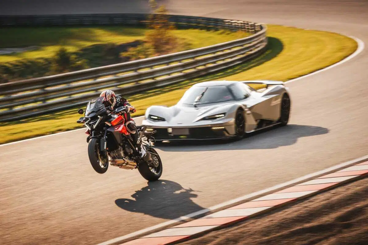 KTM 1390 Super Duke GT, eccola a EICMA! [VIDEO e GALLERY] (3)