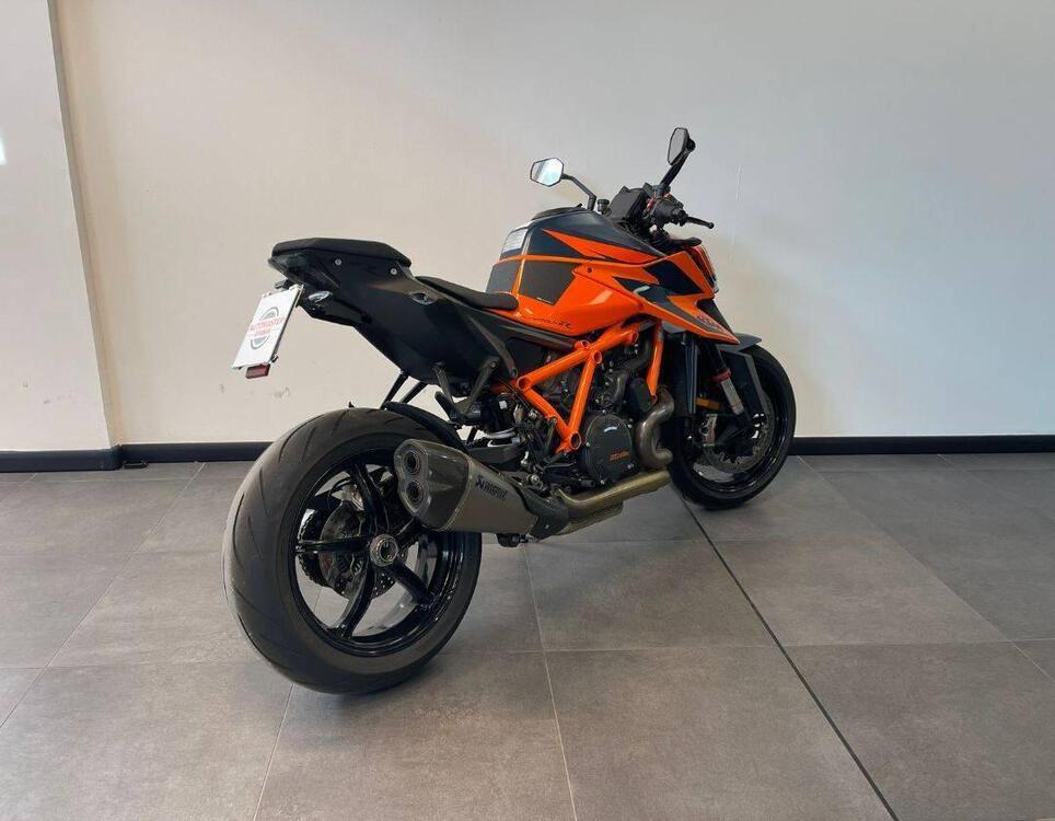 KTM 1290 Super Duke R (2020) (3)