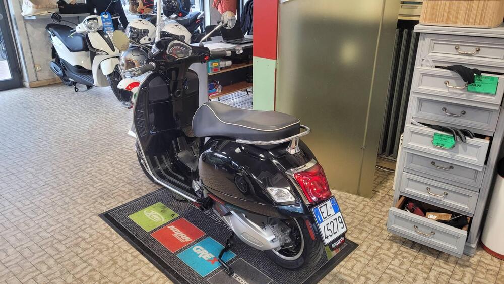 Vespa GTS 300 Super (2023 - 24) (4)