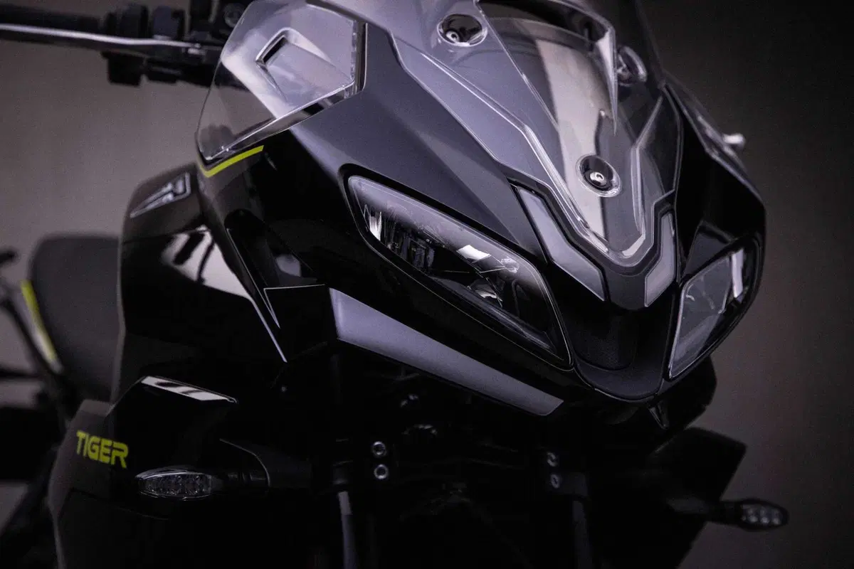 Tiger Sport 800: a EICMA la crossover sportiva di Triumph (7)