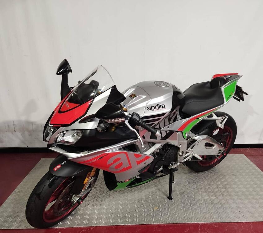 Aprilia RSV4 RF (2017 - 19) (2)