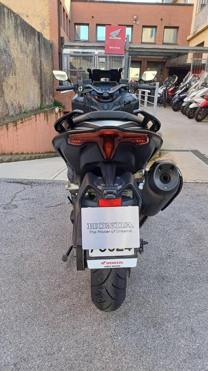 Yamaha T-Max 560 (2022 - 24) (4)