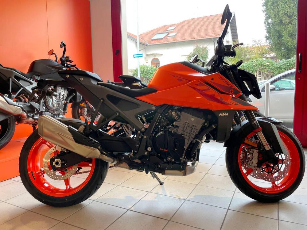 KTM 990 Duke (2024)