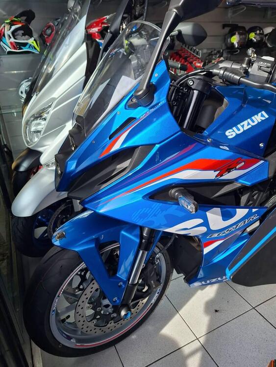 Suzuki GSX-8R (2024)